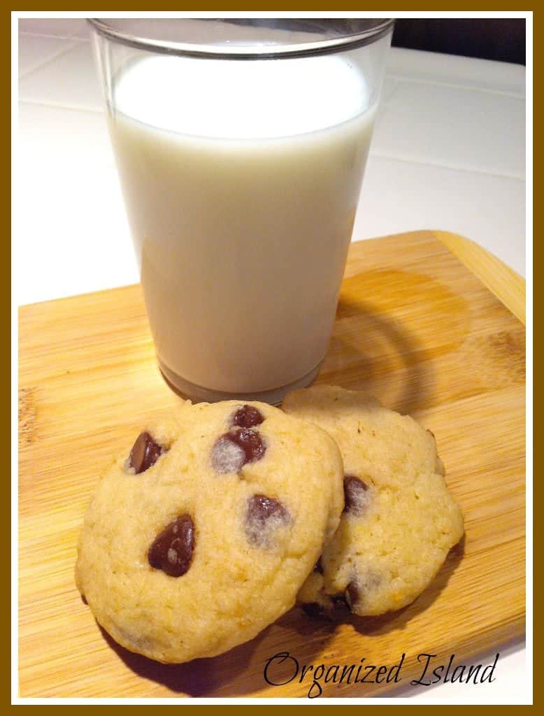 Best Chocolate Chip Cookies #recipe #chocolatechip #cookies from Organized Island