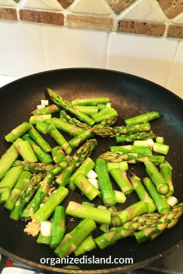 how to cook asparagus on stove