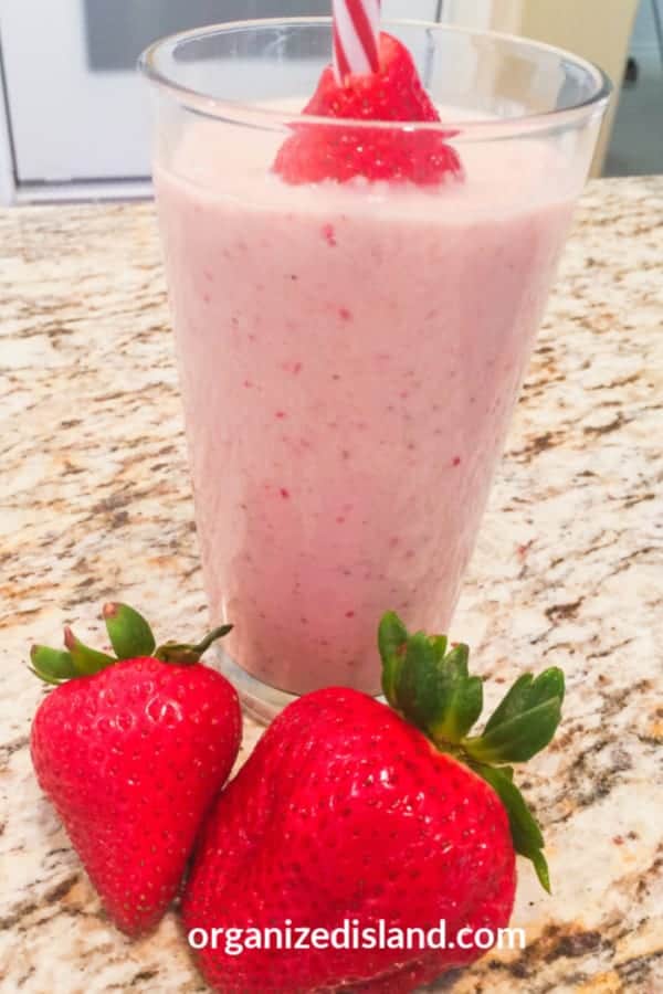 Healthy Strawberry Banana Yogurt Smoothie 