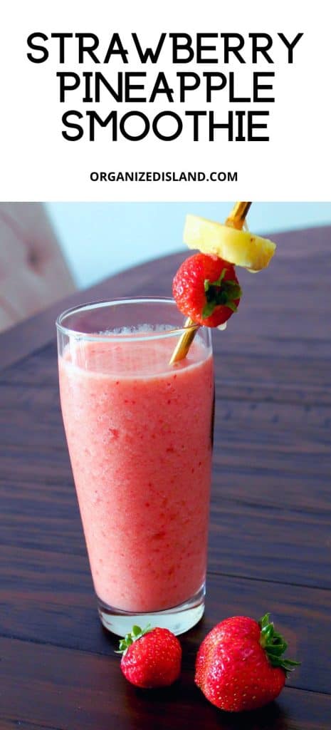 Strawberry Pineapple Smoothie without yogurt in a glass.