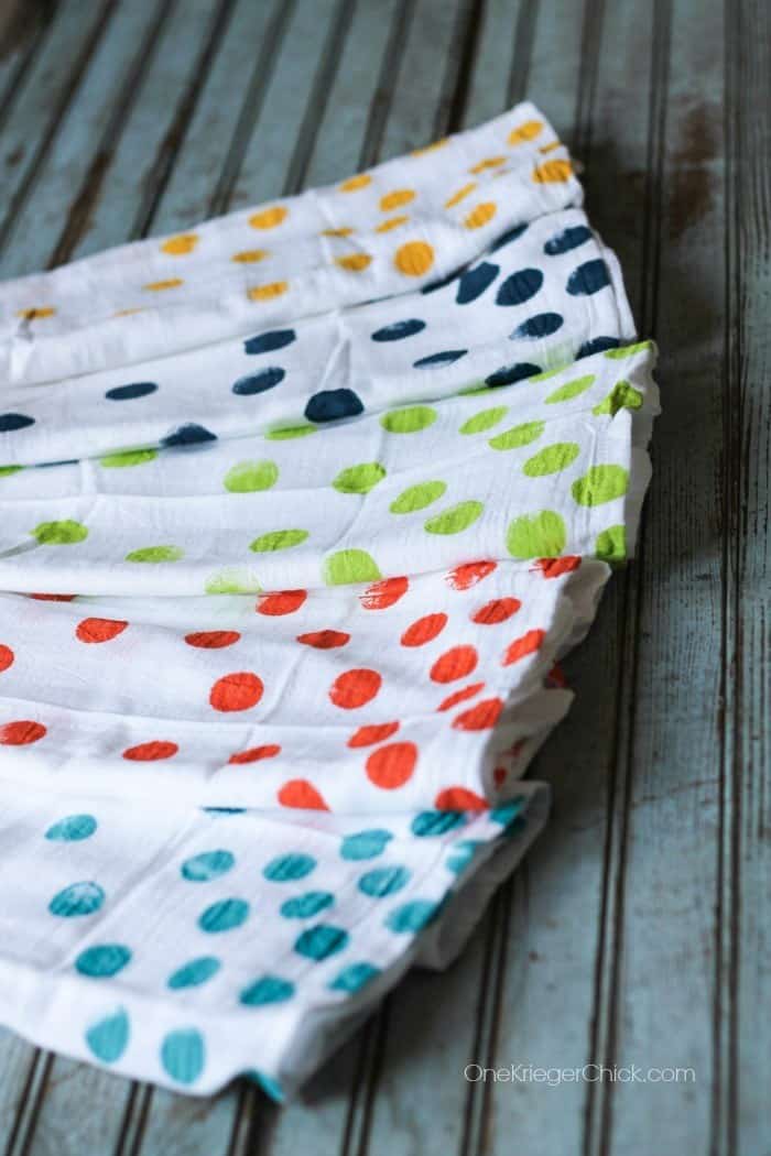Colorful-and-fun-polka-dot-towels-So-easy-to-make-a-set-OneKriegerChick.com_