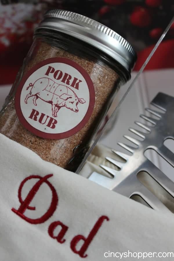 16 Simple and Savory Christmas Gift Ideas | Gift in a Jar: Pork Rub | Cincy Shopper