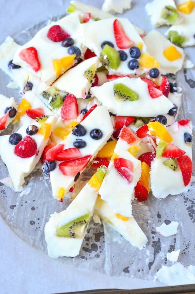 30+ Amazing Brunch Recipes with Fresh Fruit - Frozen Yogurt Fruit Bark