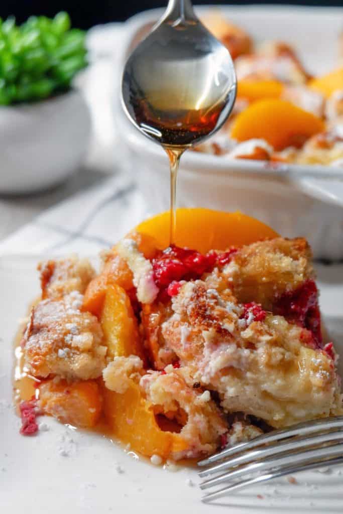 30+ Amazing Brunch Recipes with Fresh Fruit - Raspberry Peach French Toast 