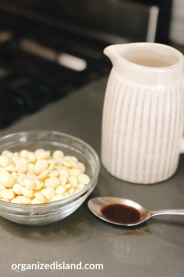 How to make white hot chocolate like starbucks