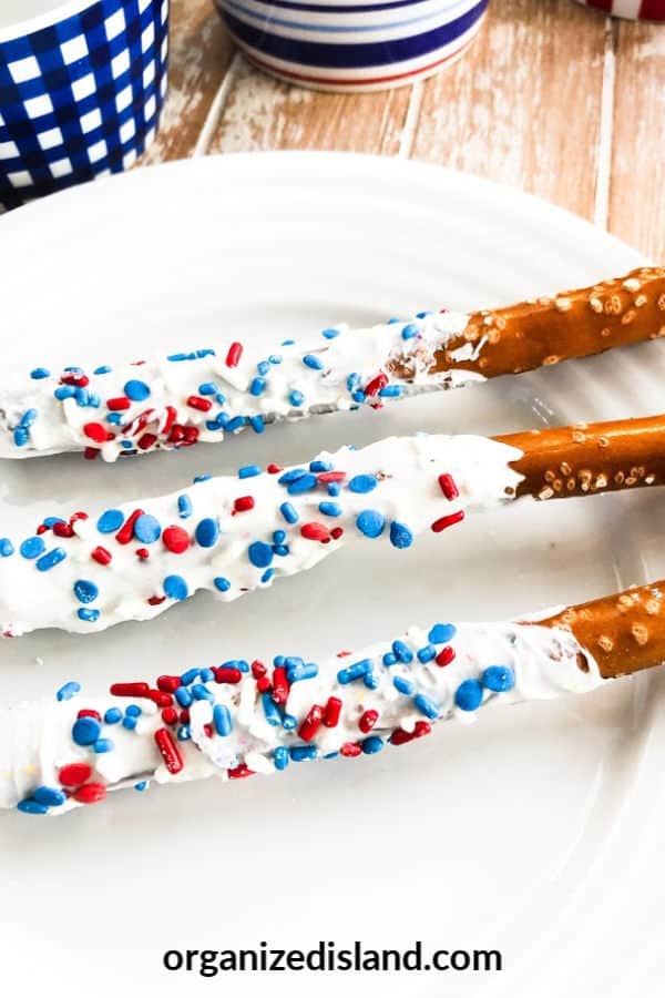 4th of July red white and blue dessert pretzels