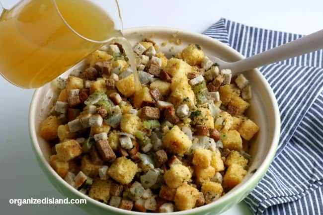 Cornbread Stuffing with Apples