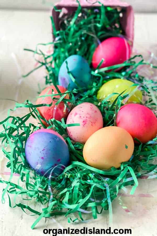 How to Dye Eggs with food coloring