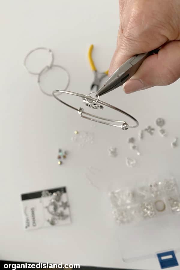 How to make Jewelry bracelets