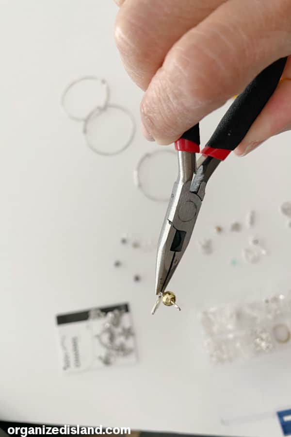 How to use beading pins
