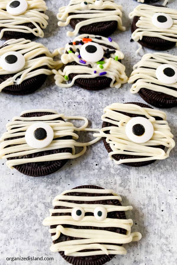 Mummy Oreo Cookie - Halloween Cookie Recipes