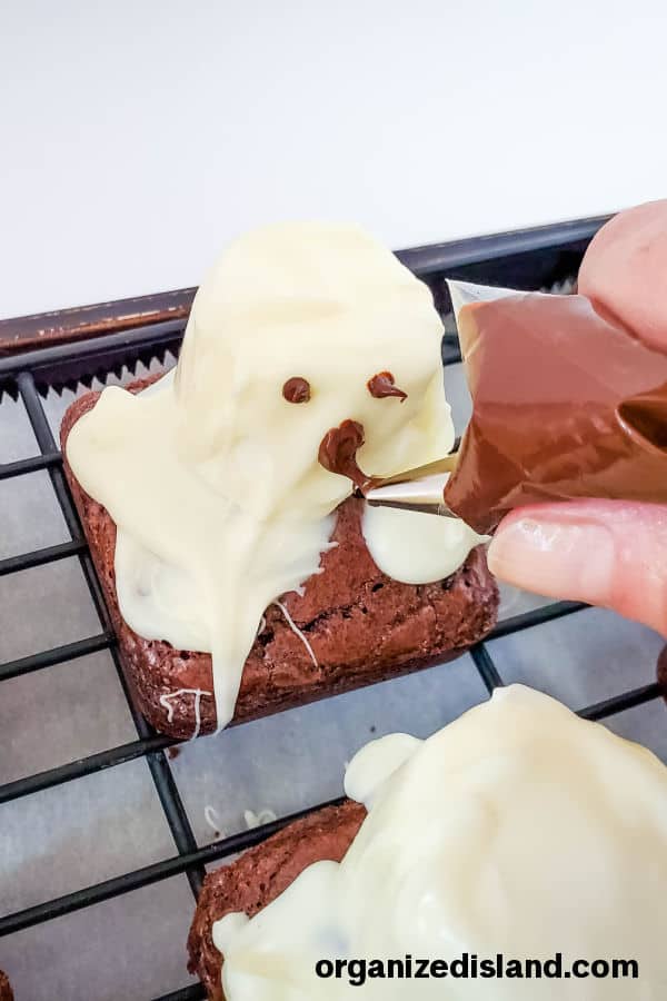 How To Make Halloween Ghost Brownies