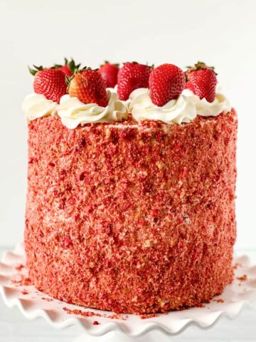 Strawberry Crunch Cake Recipe