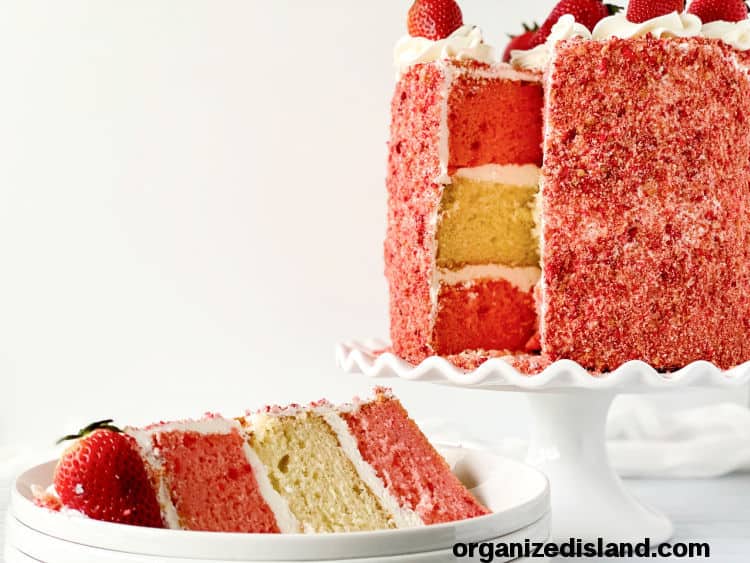 Strawberry Crunch Cake Recipe