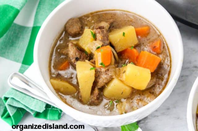 Easy Slow Cooker Irish Beef Stew - Organized Island