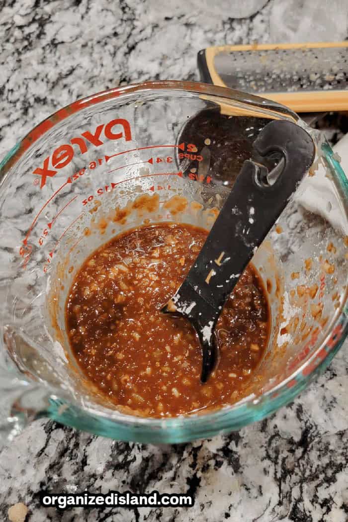 making garlic sauce