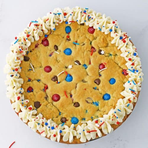 4th of July cookie Cake with frosting.