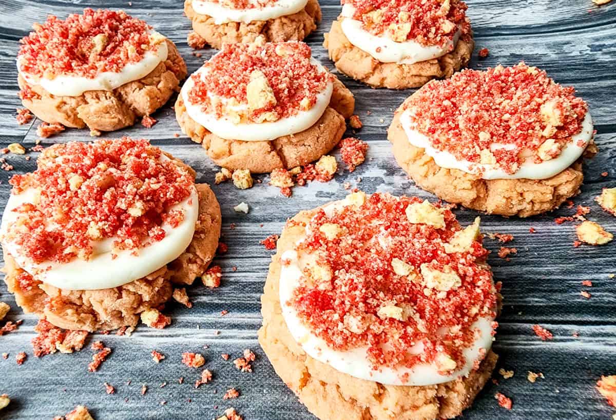 Strawberry Crunch Cookies