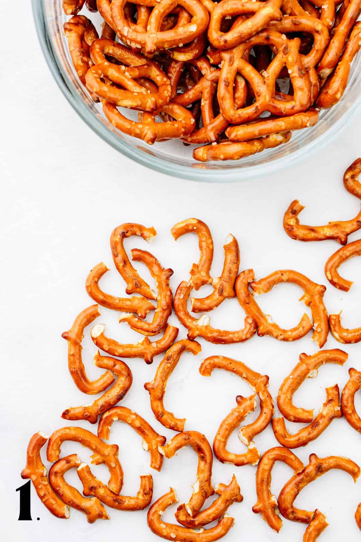 How to Make Mini Donut Spiders Step 1