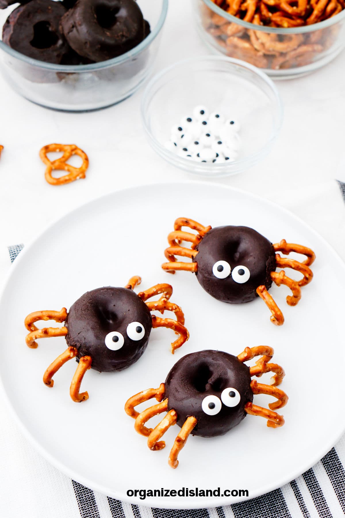 Cute Mini Donut Spiders Halloween Treat