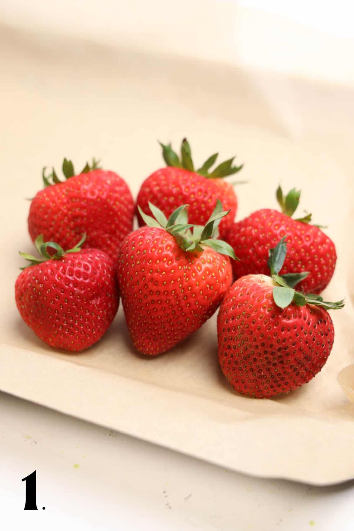 How to Make Turkey Strawberries Step 1