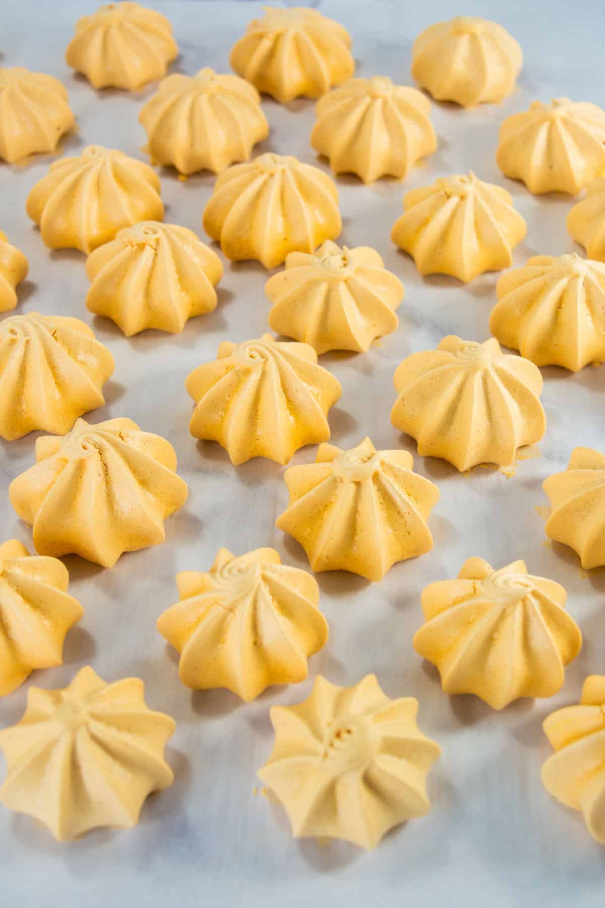 Easy Pumpkin Meringues