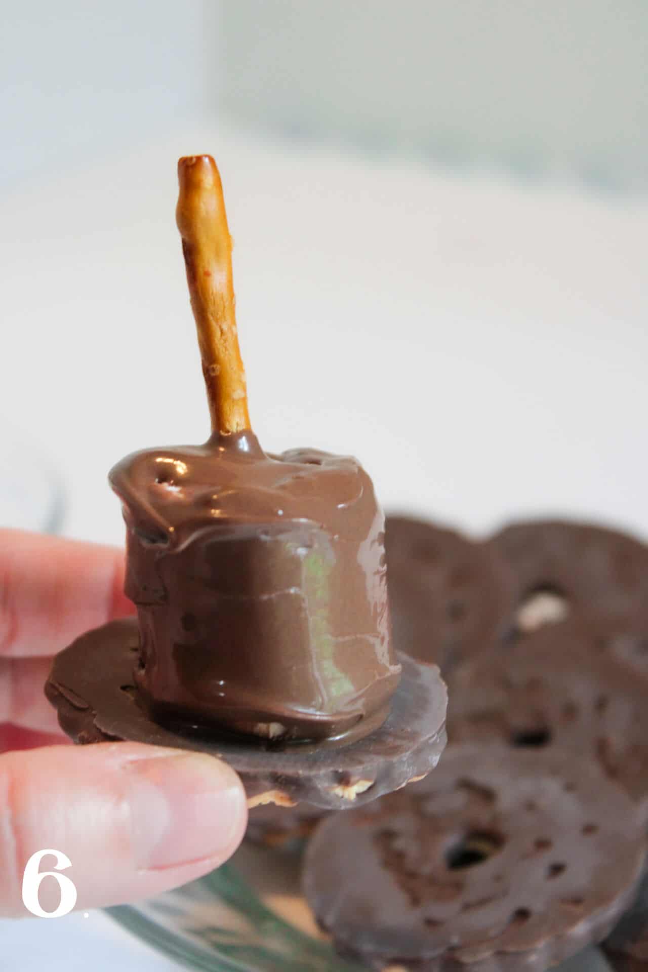 How to Make Pilgrim Hat Cookies Step 6
