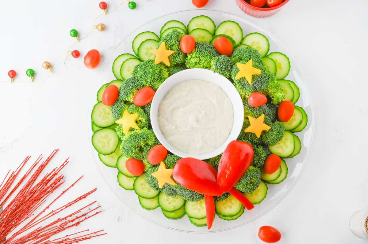Easy Christmas Wreath Veggie Tray