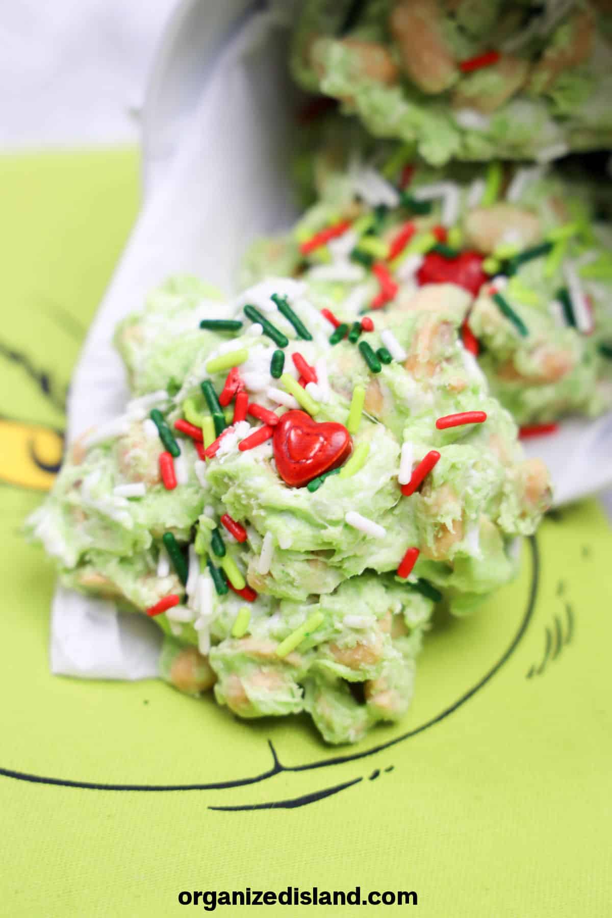 Easy Grinch Peanut Clusters