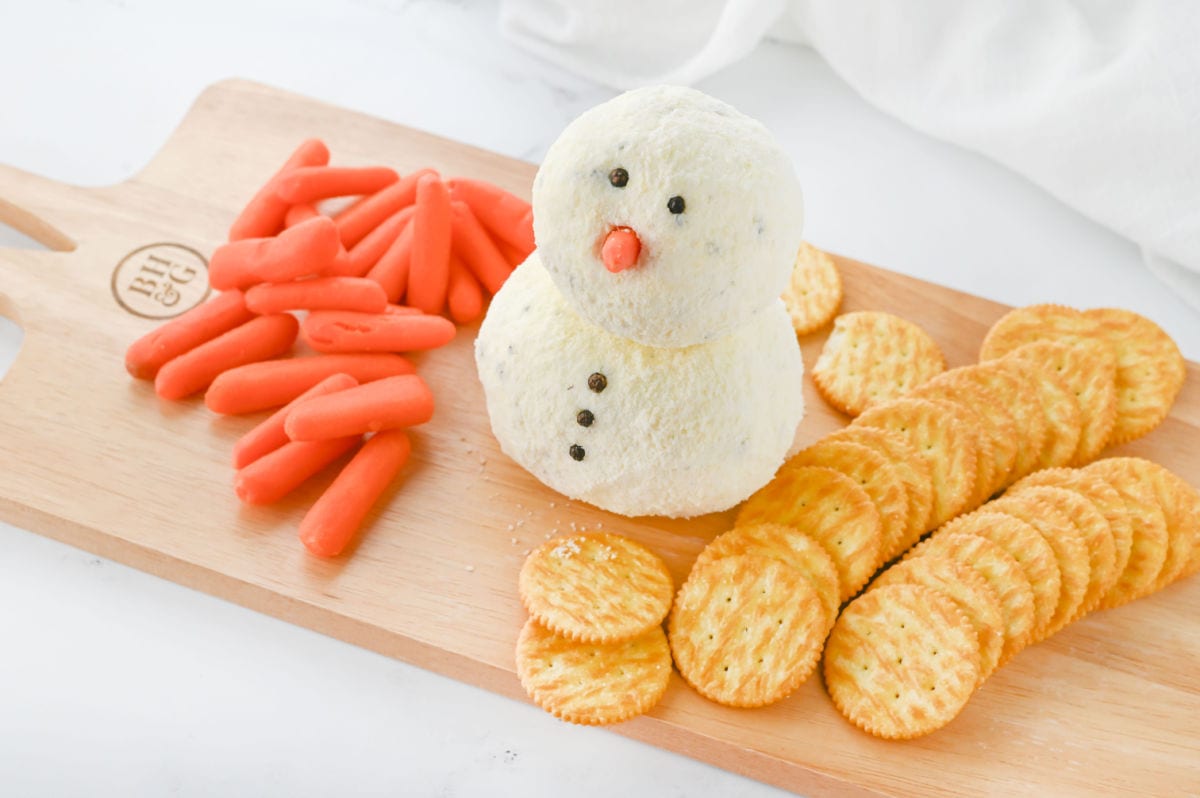 Easy Snowman Cheese Ball