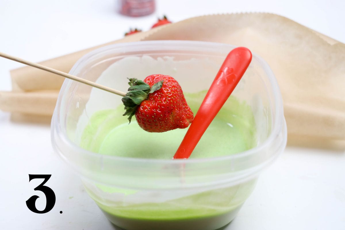 How to MAke Grinch Strawberries Step 3