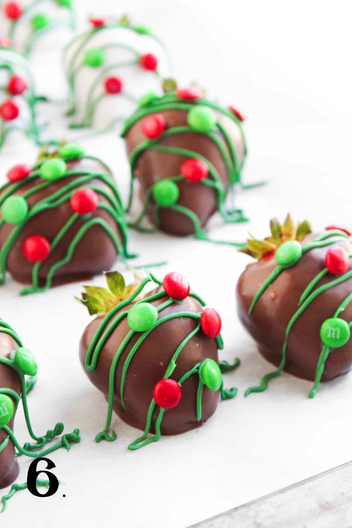 How to Make Christmas Chocolate Covered Strawberries Step 6