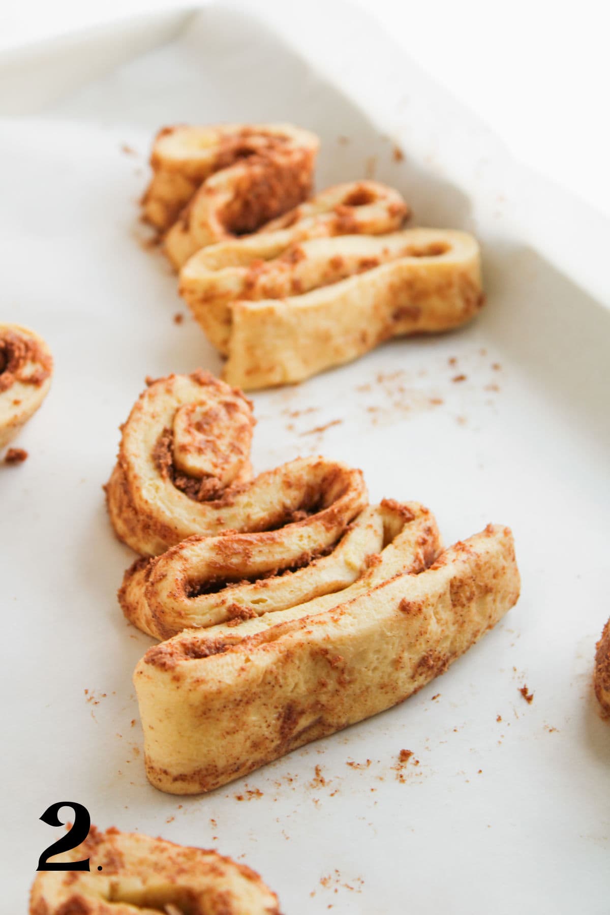 ow to Make Christmas Tree Cinnamon Rolls Step 2