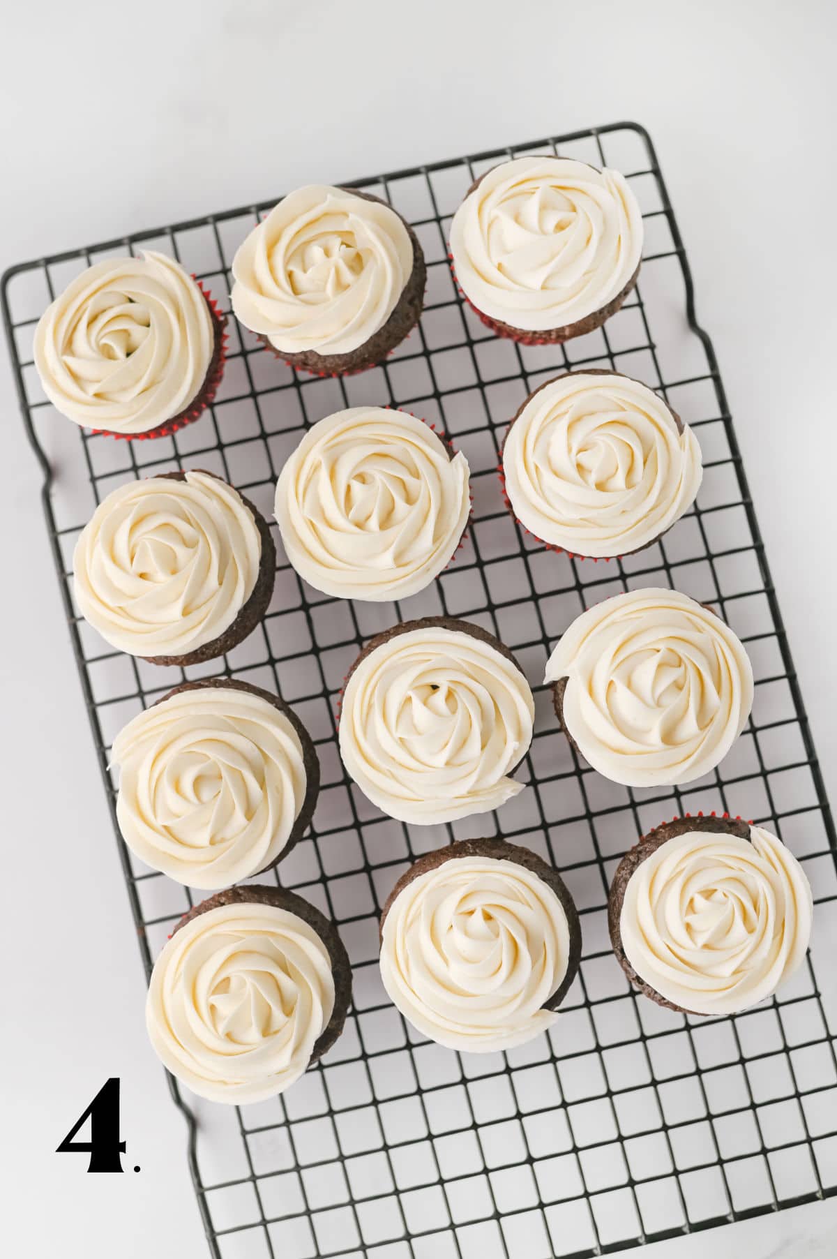 How to Make Christmas Tree Cupcakes Step 4