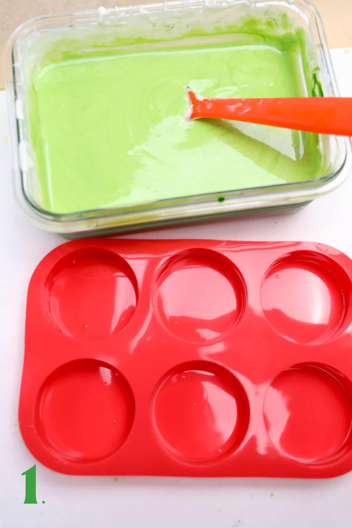 How to Make Grinch Oreos Step 1