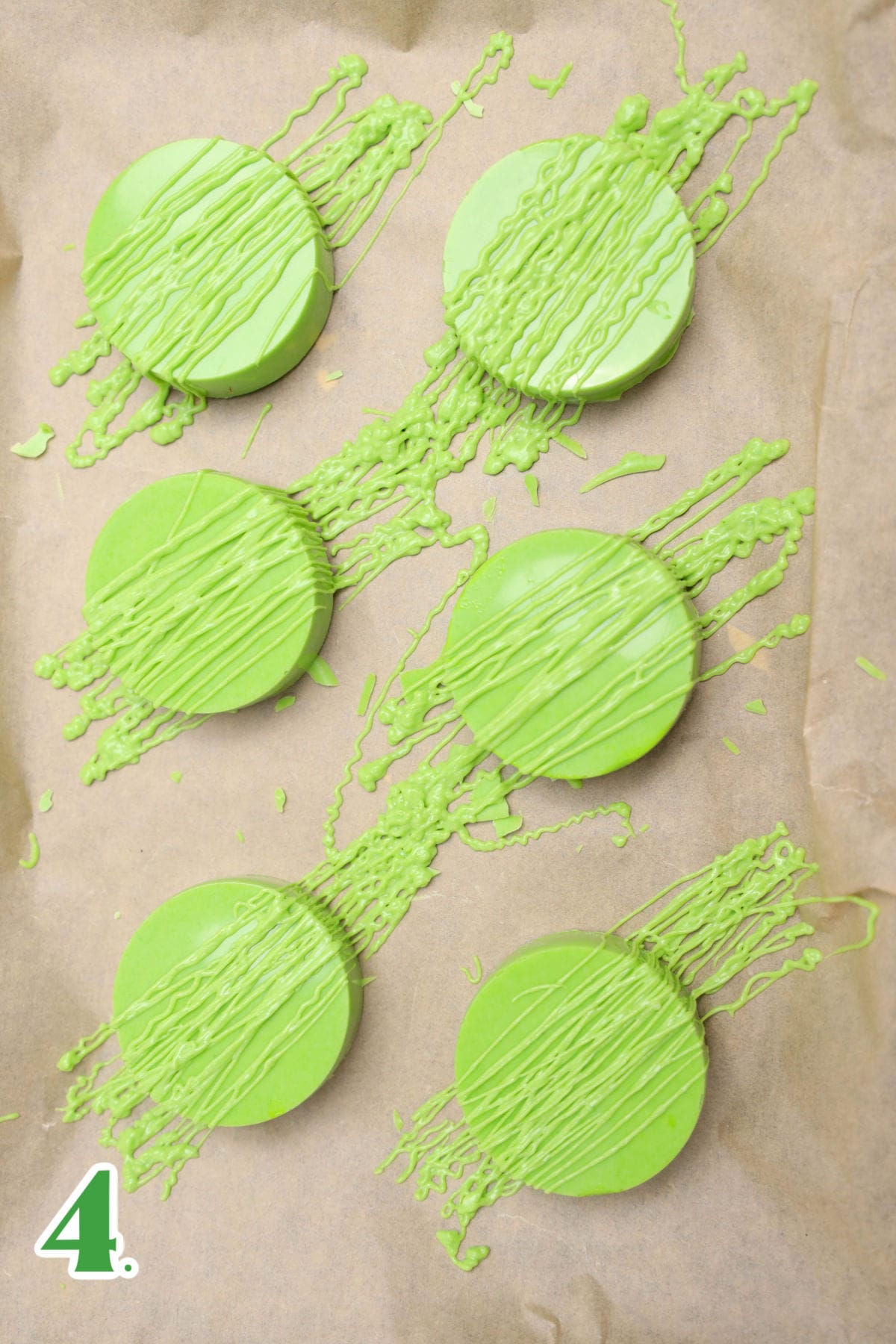 How to Make Grinch Oreos Step 4