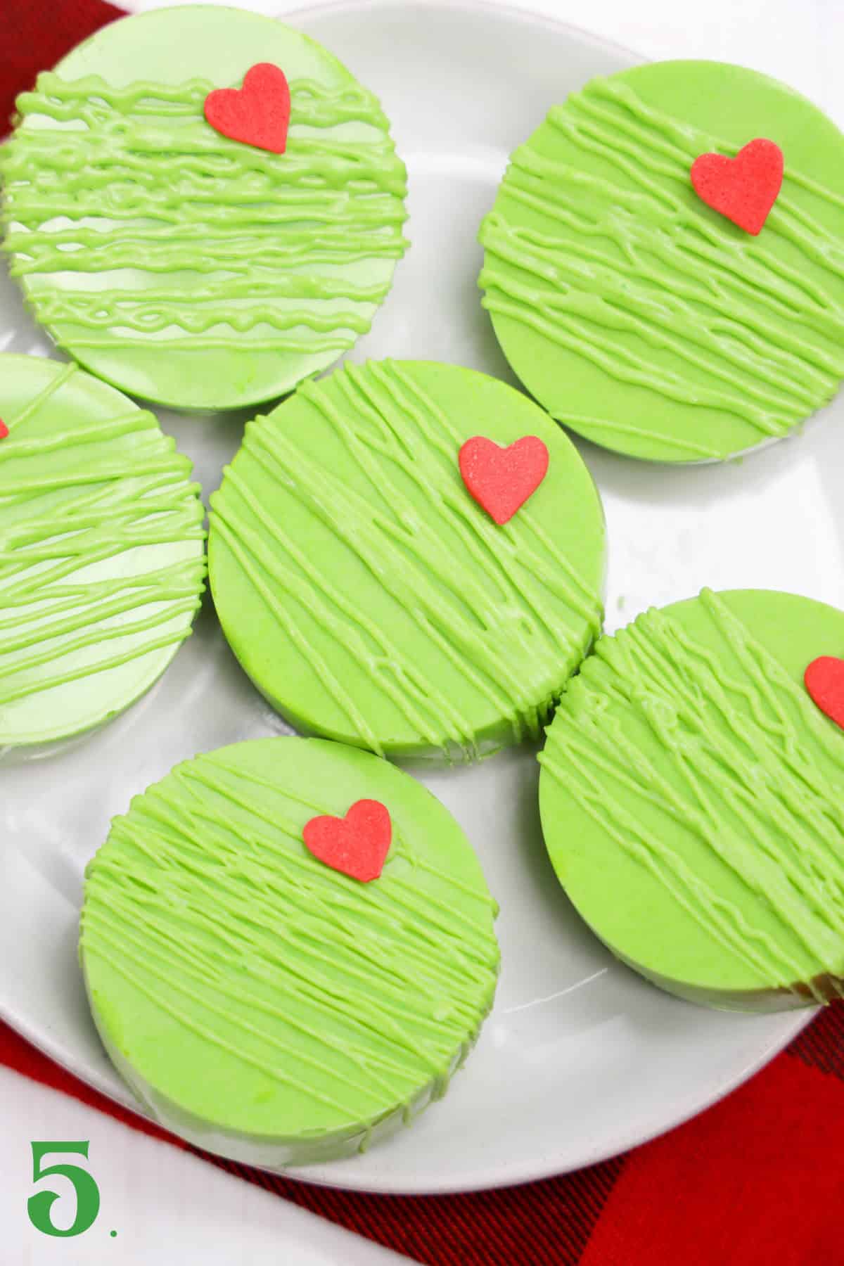 How to Make Grinch Oreos Step 5
