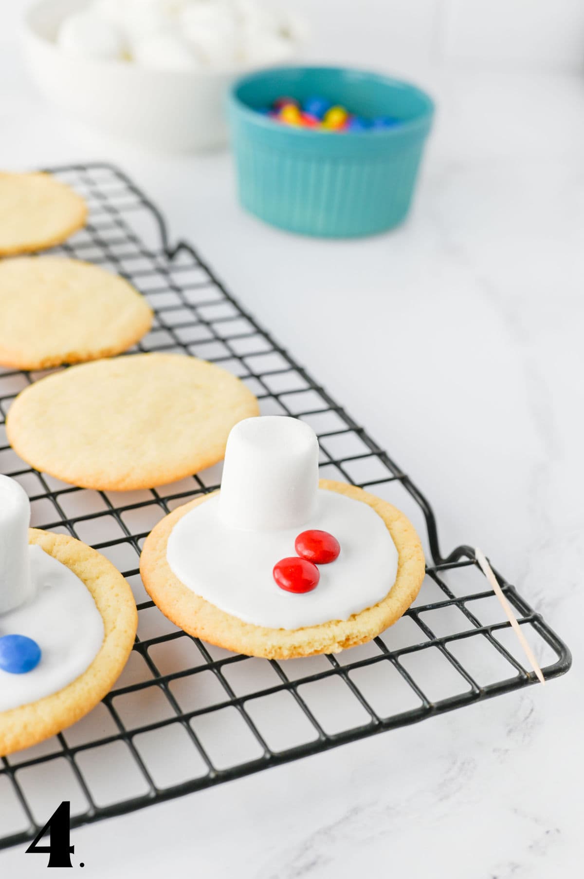 How to Make Melted Snowman cookies Step 4