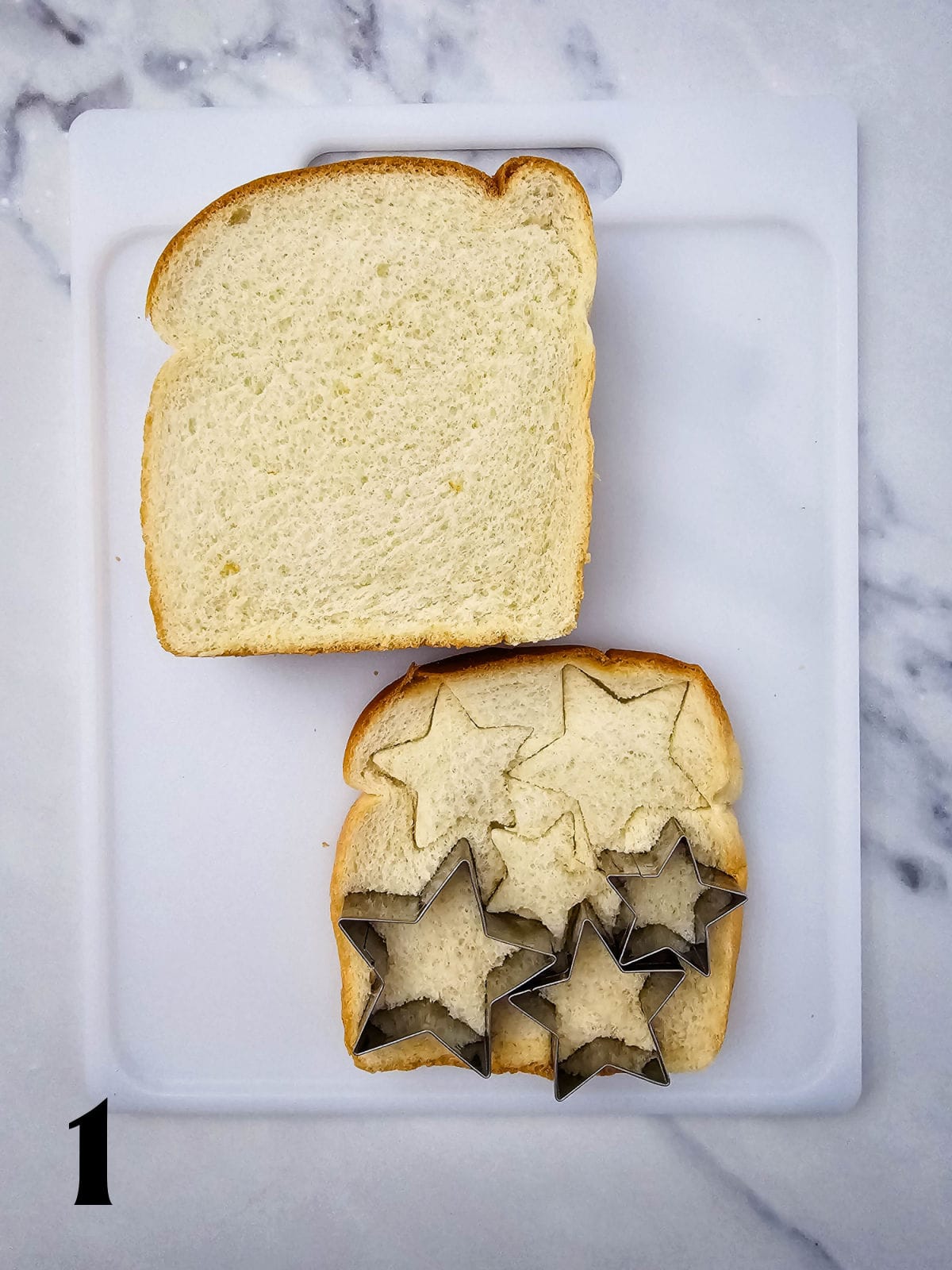 How to Make a Christmas Tree Sandwich Stack Step 1