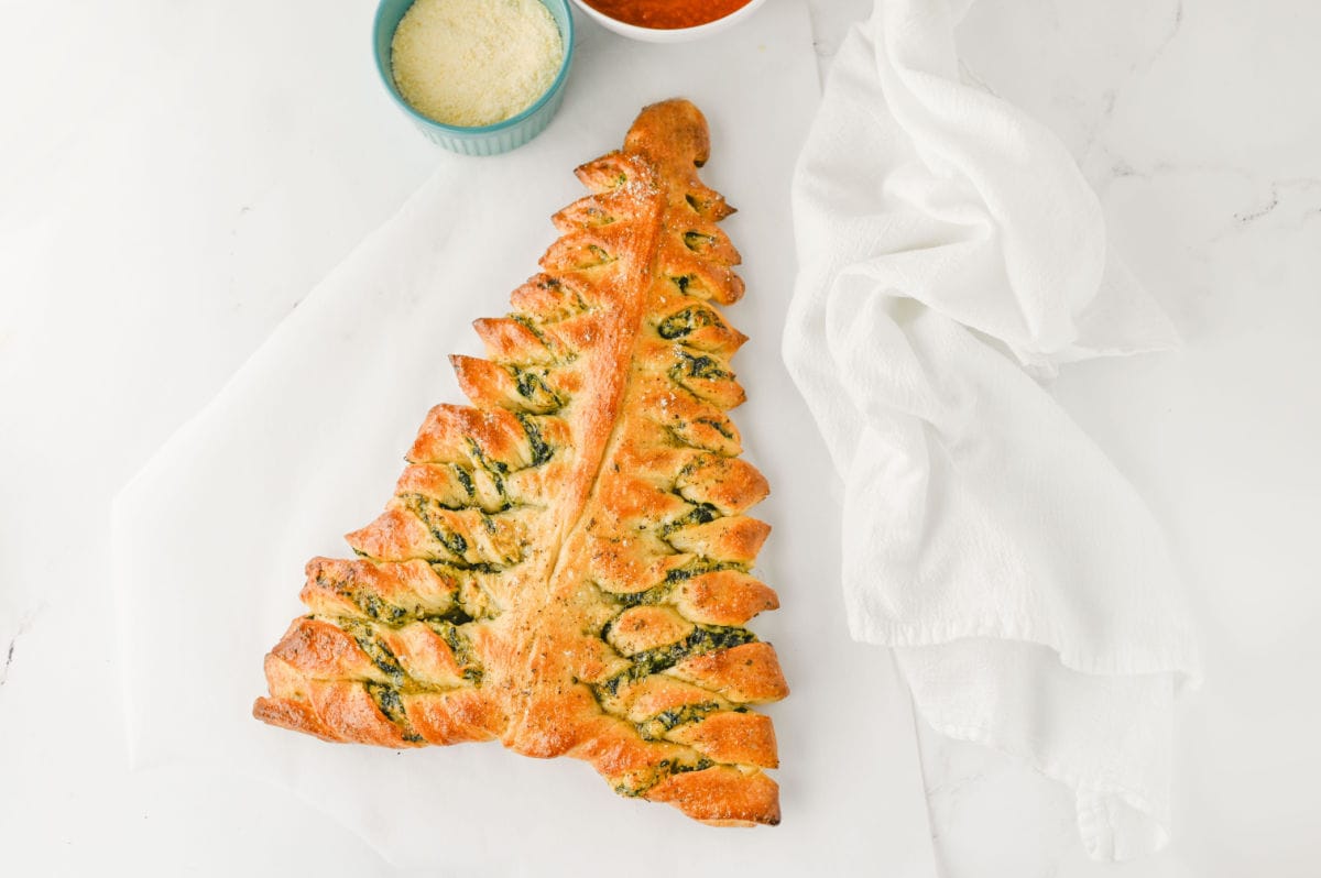 Pull Apart Crescent Christmas Tree Appetizer