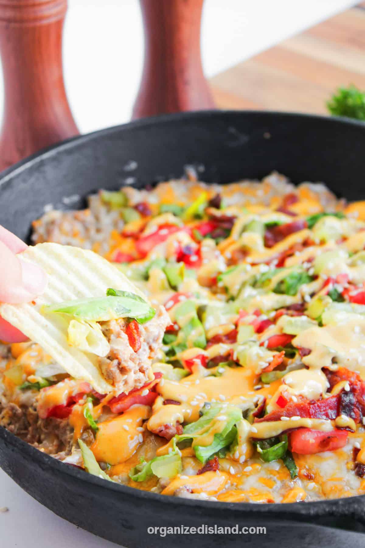 Easy Cheeseburger Bacon Dip