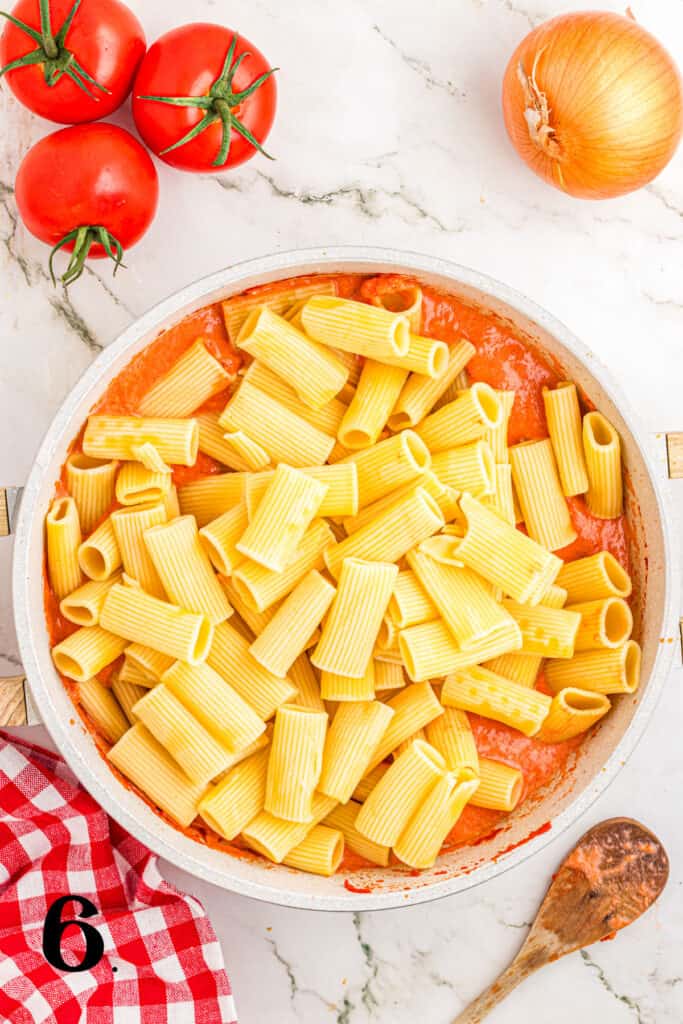Easy Rigatoni alla Vodka Recipe - Organized Island