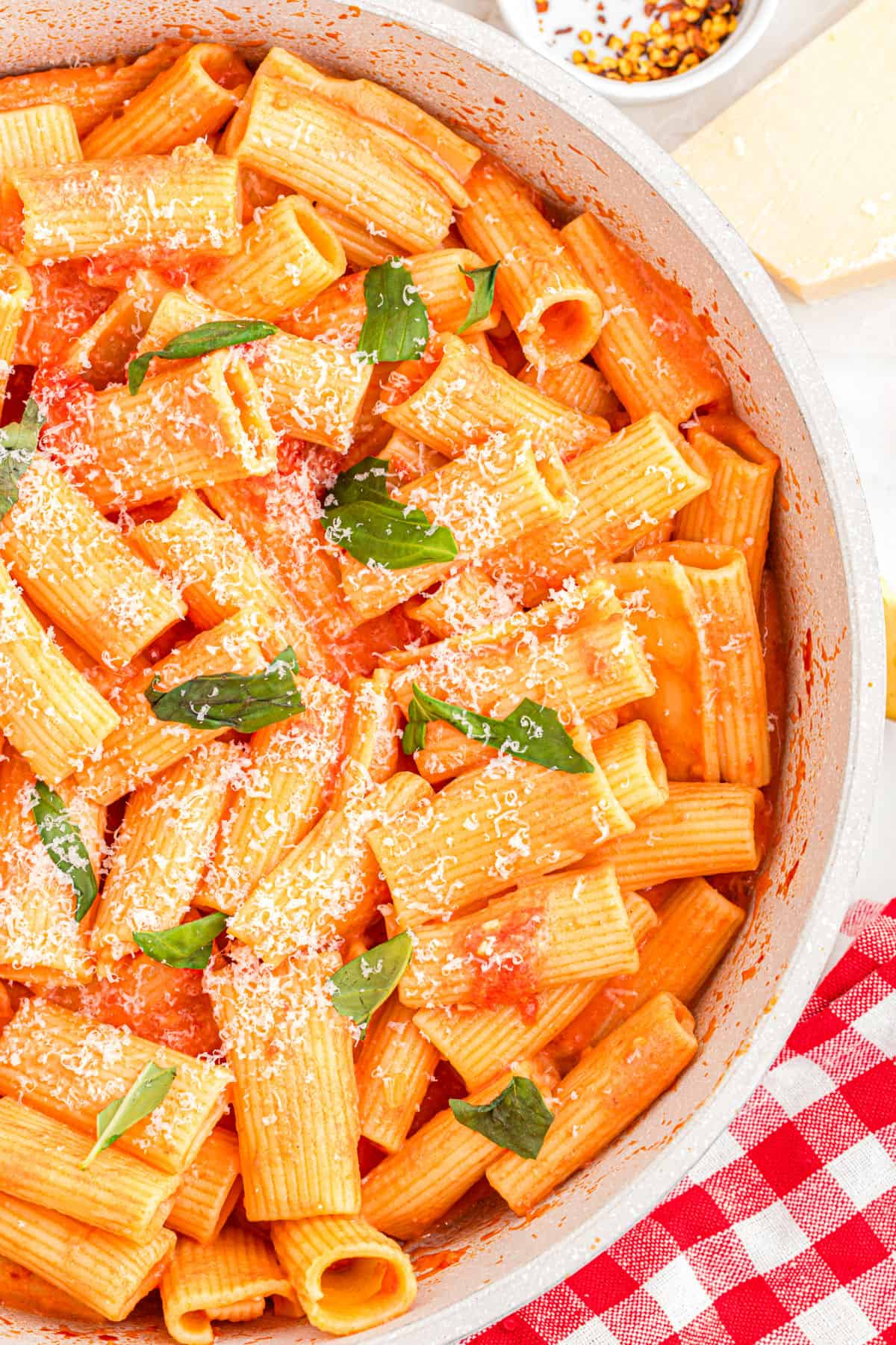 Easy Rigatoni alla Vodka Recipe - Organized Island