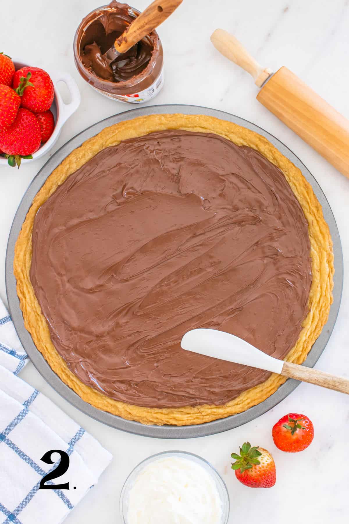 How to Make a Nutella Pizza - Step 2