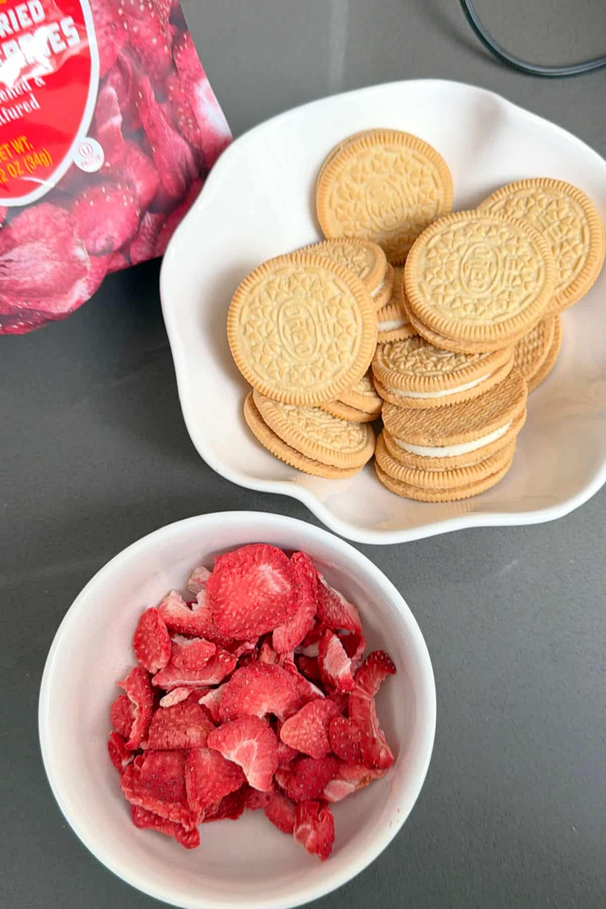 strawberry crunch topping ingredients - oreos and strawberries