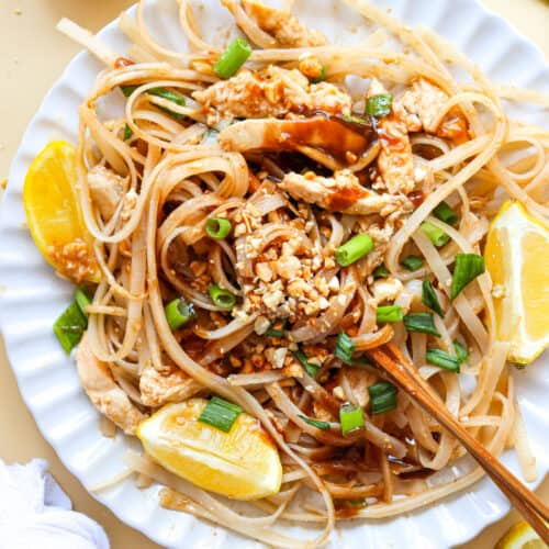 Chicken Pad Thai on plate.
