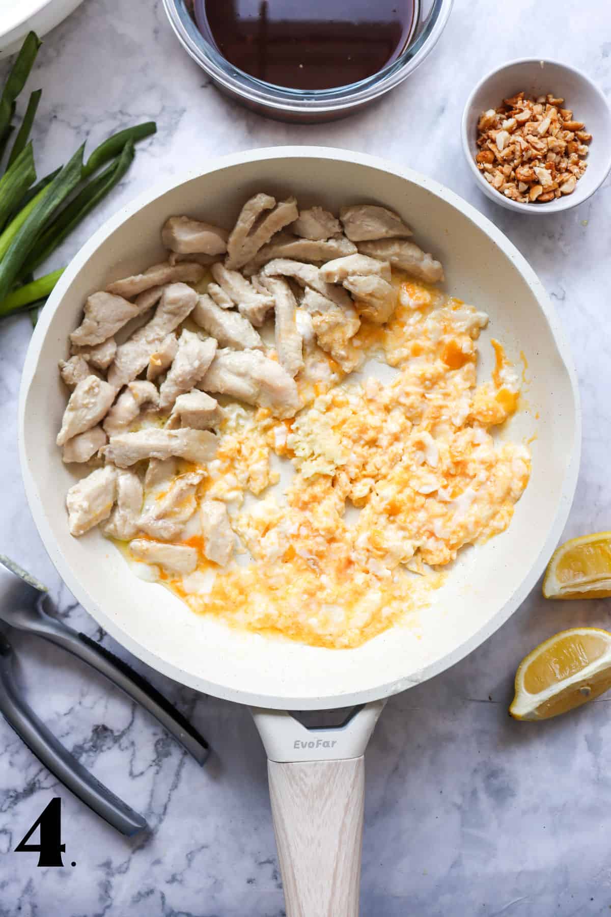 How to Make Chicken Pad Thai - Step 4