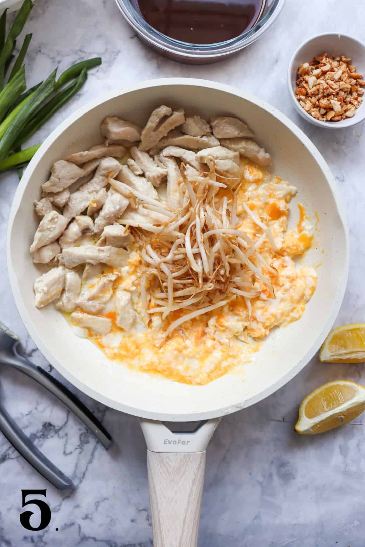 How to Make Chicken Pad Thai - Step 5