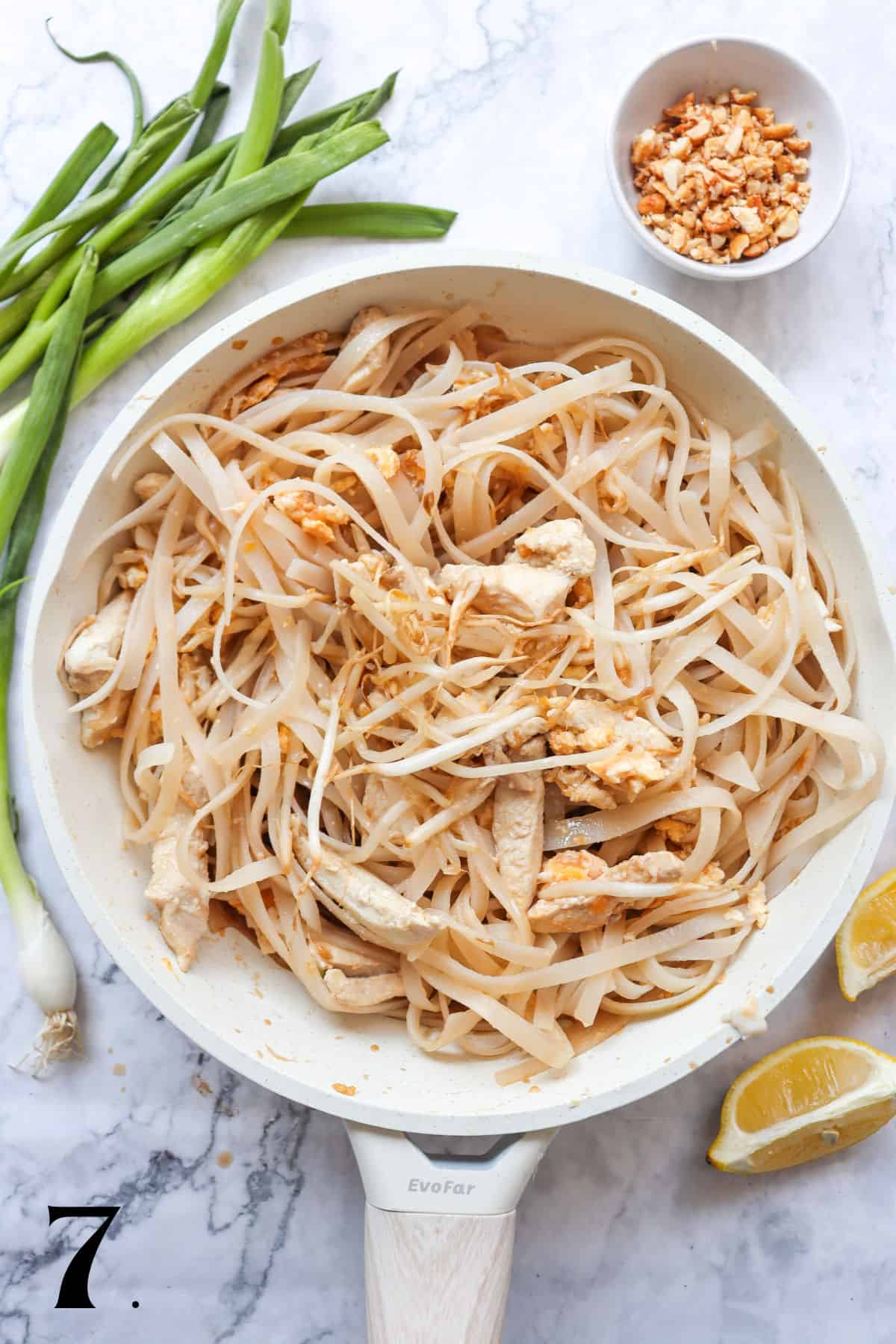 How to Make Chicken Pad Thai - Step 7