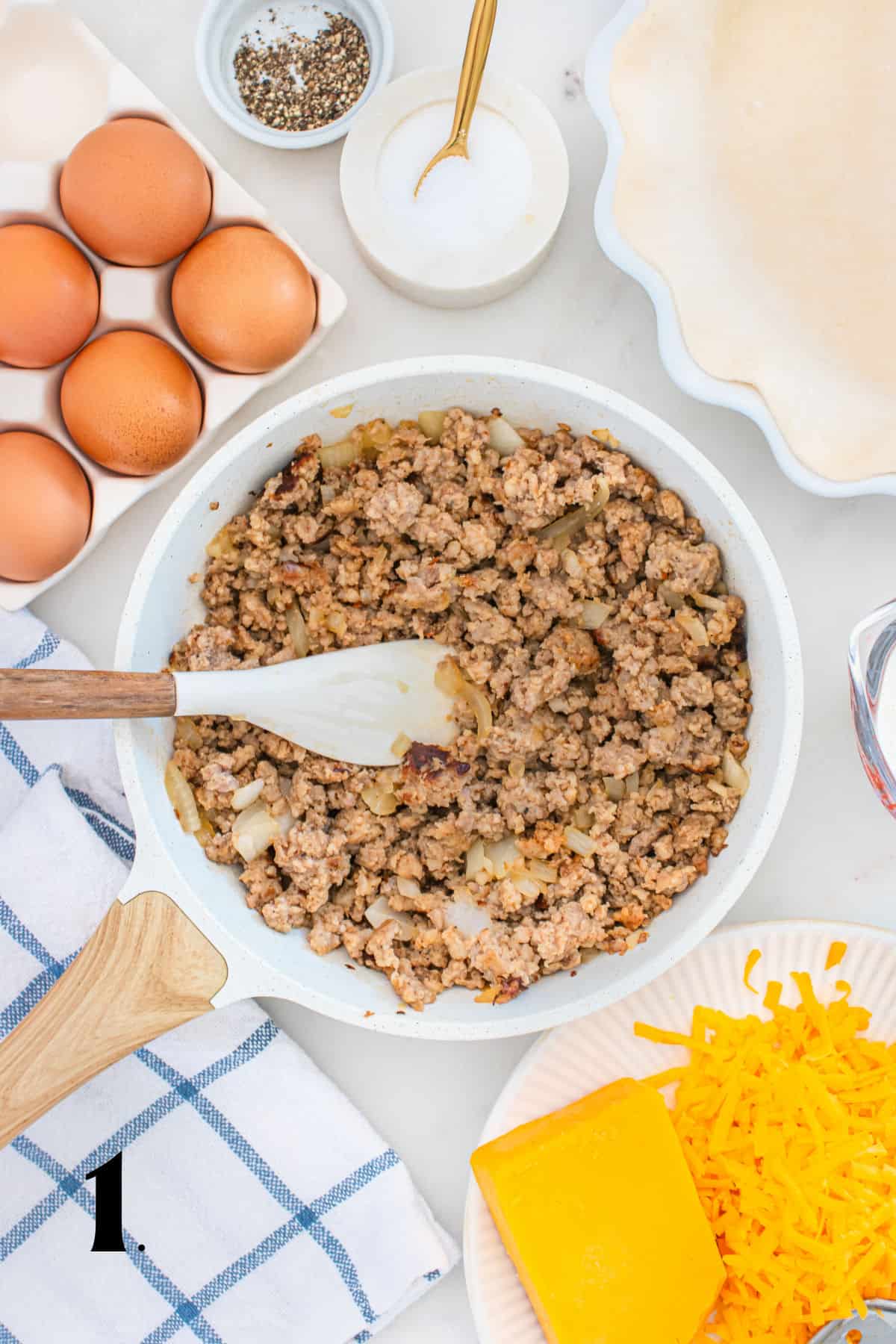 How to Make Sausage Quiche Step 1